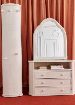 Ensemble De Chambre Vintage En Rotin : porte Manteau, Commode Et Miroir