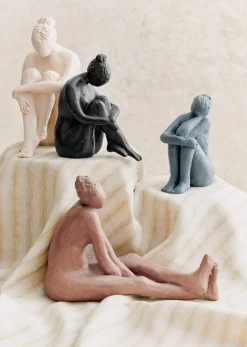 Sculpture Guénolée Courcoux - Femme Jambes Allongées Grand Modèle