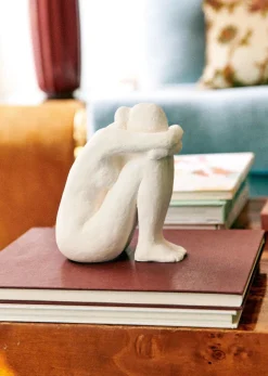 Sculpture Guénolée Courcoux - Femme Assise Petit Modèle