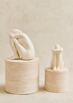 Sculpture Guénolée Courcoux - Femme Assise Petit Modèle