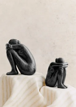Sculpture Guénolée Courcoux - Femme Assise Petit Modèle