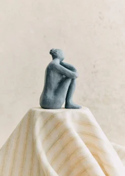Sculpture Guénolée Courcoux - Femme Dans Ses Pensées Petit Modèle